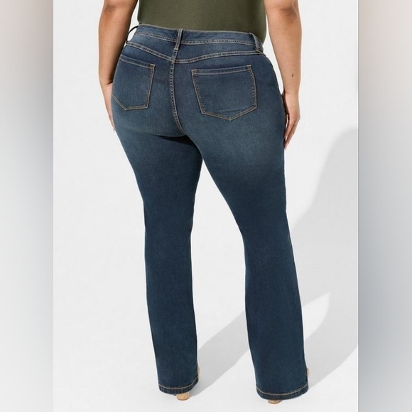 20 - Torrid | Luxe Slim Boot Jean - Super Stretch Medium Wash - Picture 5 of 6